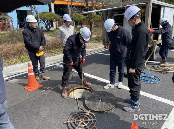 하수관로 정비 현장.