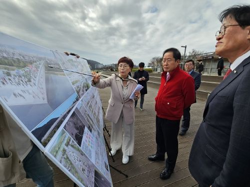 홍준표 대구광역시장, 수성못 수상공연장 건립 예정지 시찰