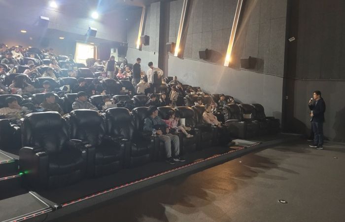 포항시는 29일 CGV 북포항에서 다자녀 가정을 대상으로 ‘2025년 행복한 가족 영화관’ 행사를 개최했다.