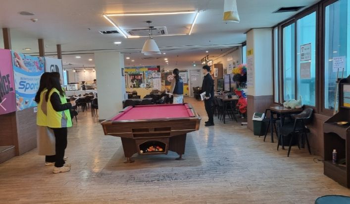 포항시가 지난 9일 지역 내 보드게임카페 등 청소년 신·변종 유해업소를 대상으로 합동 점검 및 계도 캠페인을 실시했다.