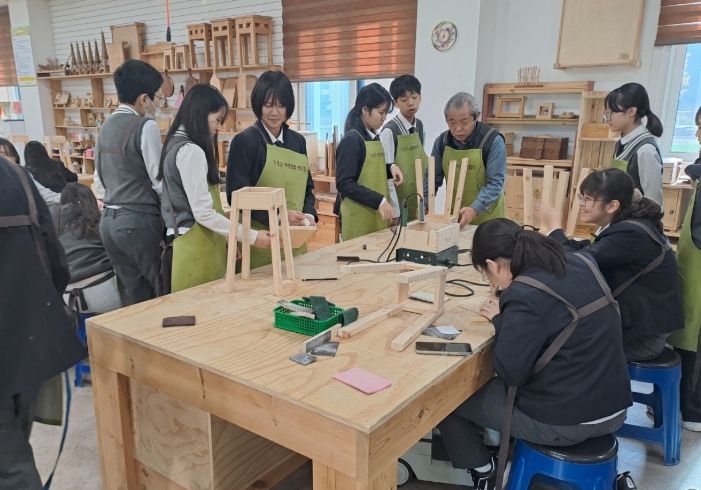겨울방학 맞이 목재문화체험교실 운영